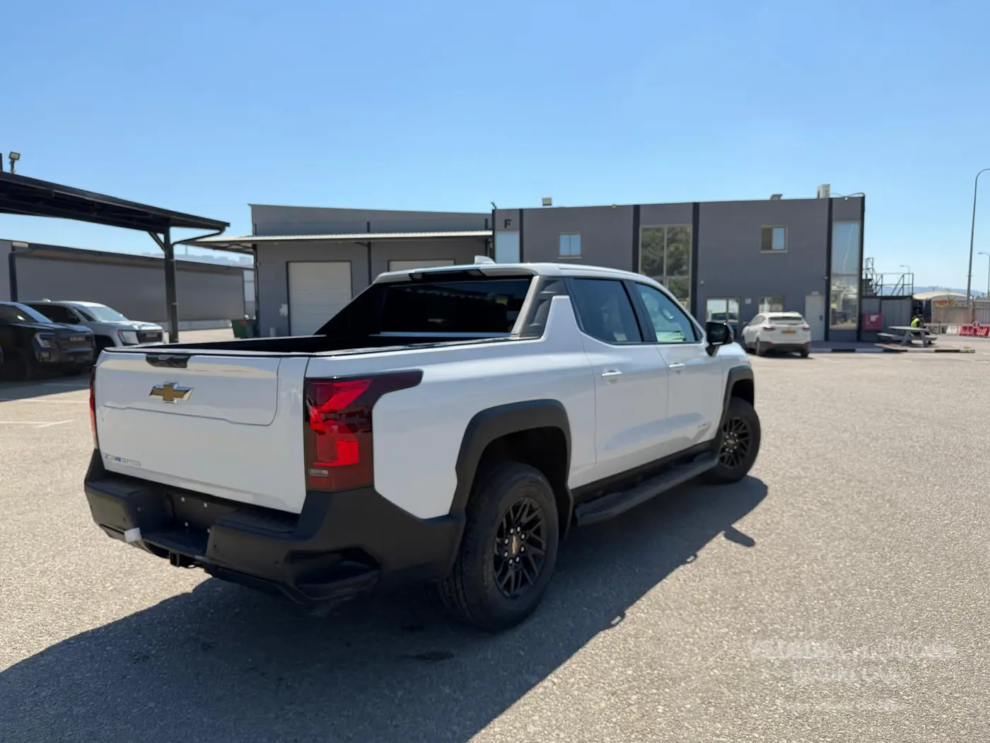 GMC SIERRA EV ELEVATION PREMIUM ER 18 2026 — תמונה 2
