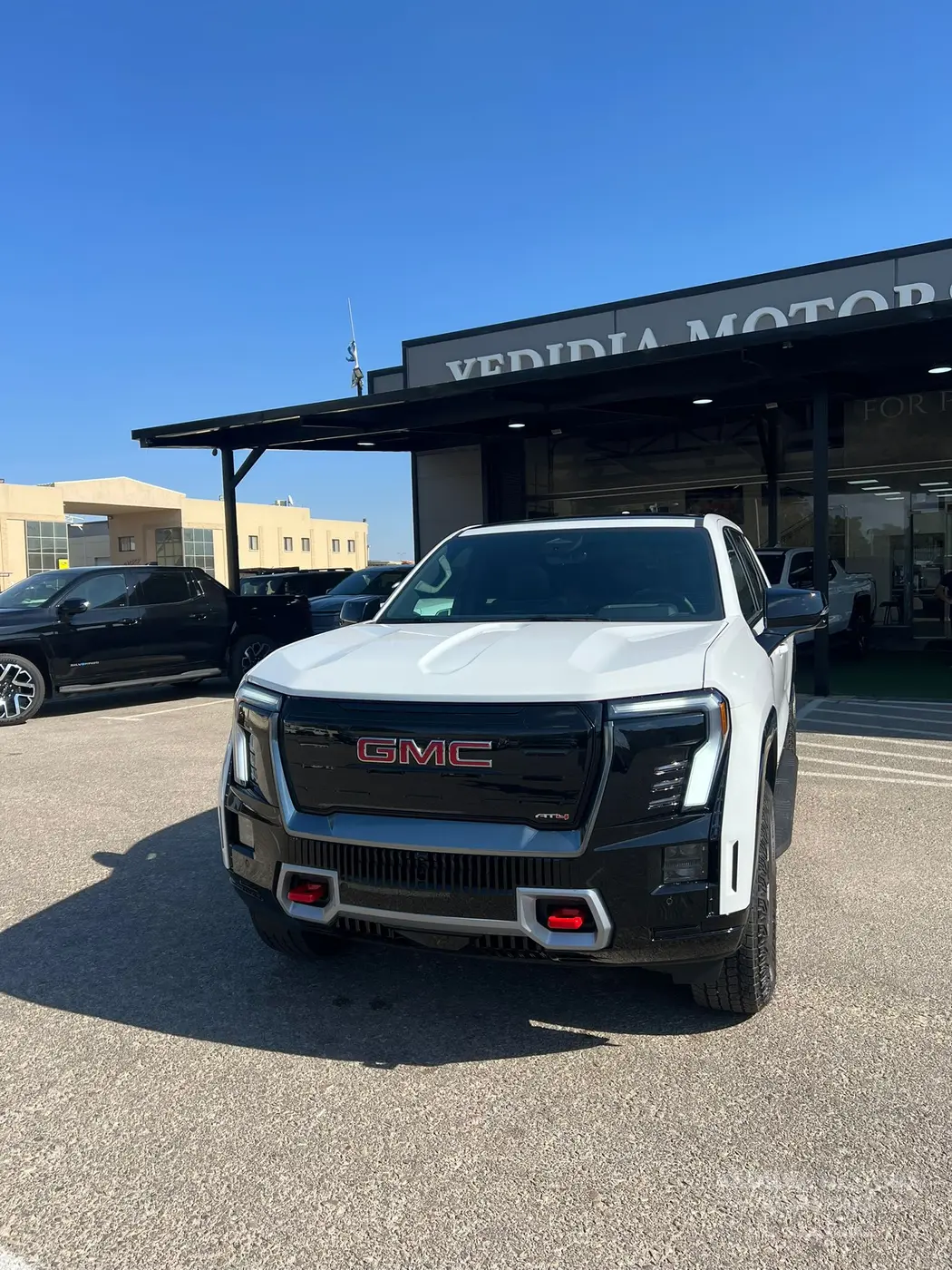 GMC SIERRA EV AT4 PREMIUM ER 2026 — תמונה 11