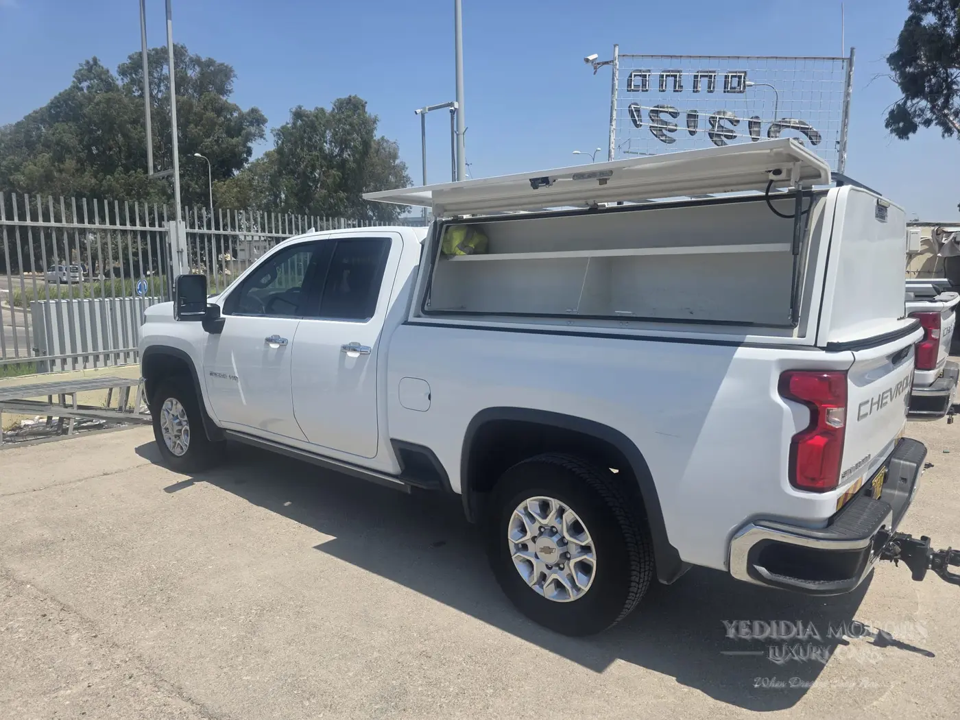 CHEVROLET SILVERADO LTZ + 2022 — תמונה 3